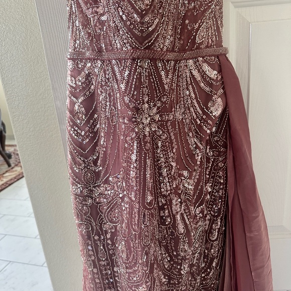 Pink/purple sequin gown - Picture 5 of 12